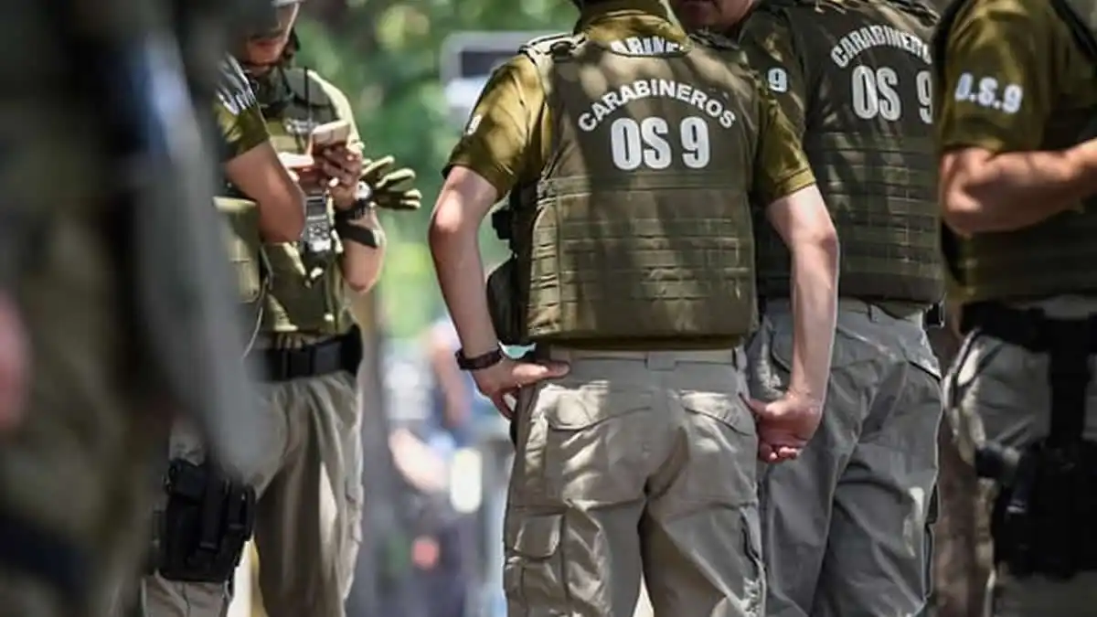 15 detenidos tras allanamiento a 16 domicilio en busca de droga en Maipú