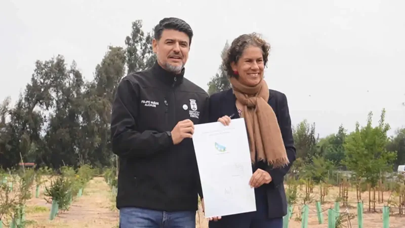 Ministra Maisa Rojas entregó reconocimiento ambiental al municipio de Estación Central