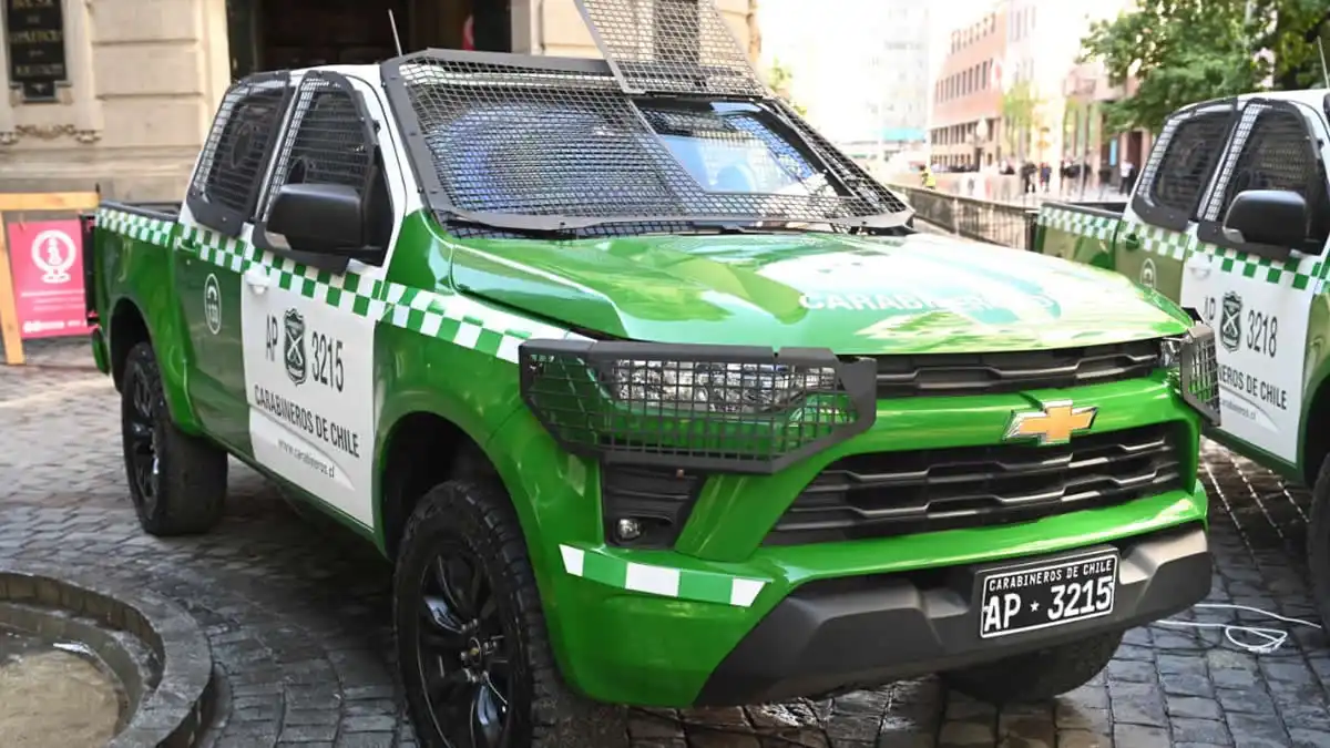 Gobierno Regional hizo entrega de camionetas blindadas a Estación Central y otras tres comunas