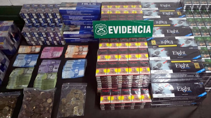 Tres detenidos por cohecho y contabando de cigarrillos en Estación Central
