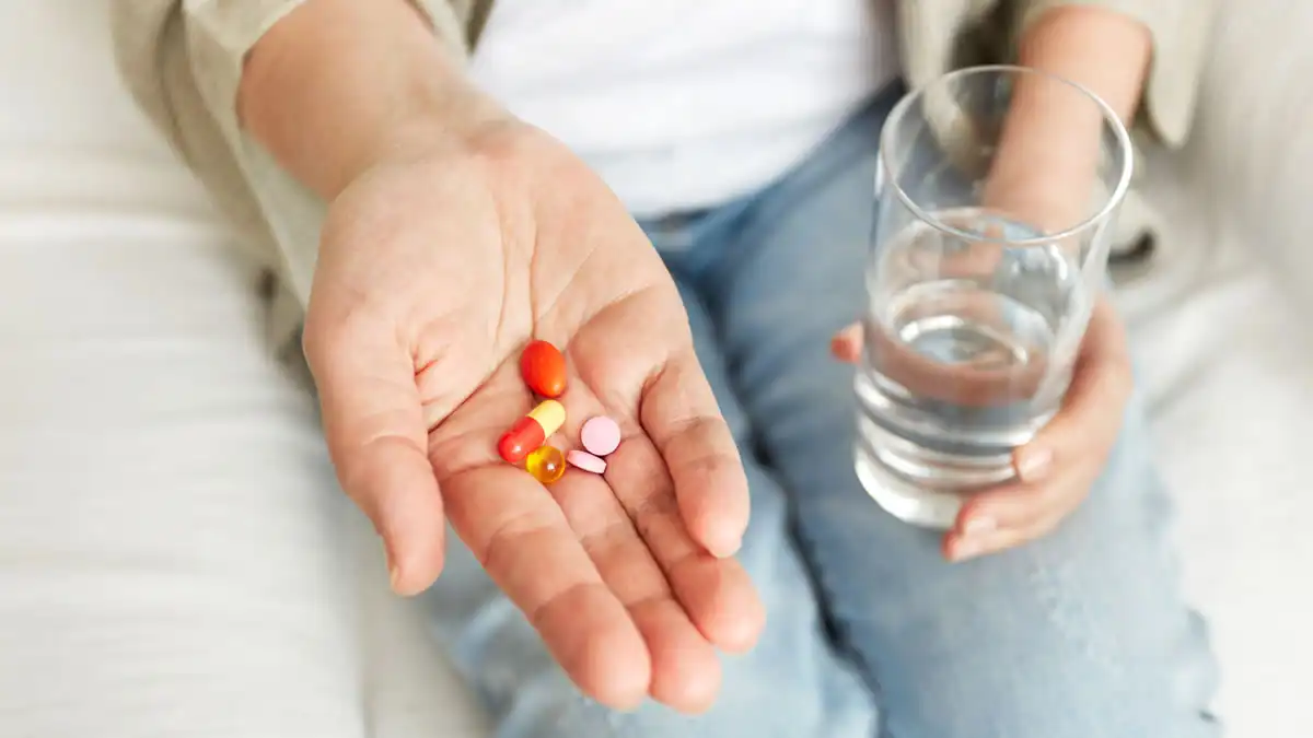 Peligros de la automedicación con antibióticos: Experto detalla 8 mitos y verdades sobre su uso 8 antibioticos