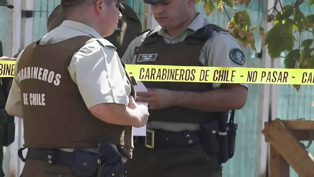 Niña de 4 años cae desde el piso 27 en Estación Central 5 carabineros 32