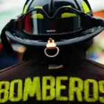 Un hombre cae desde el piso 28 tras huir de un incendio en su departamento en Estación Central 5 bomberos
