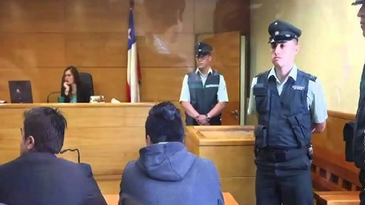 El 9° Tribunal de Garantía decretó prisión preventiva para Cathy Barriga 3 top