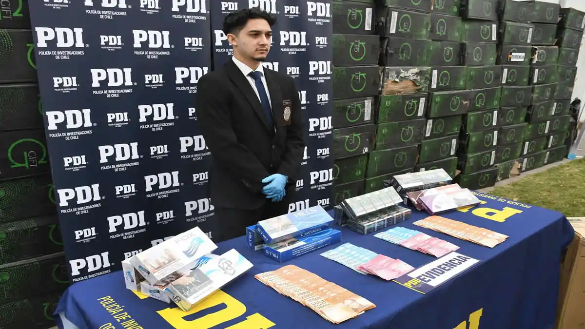 5 detenidos tras allanamiento de casa en Estación Central 5 contrabando cigarrillos