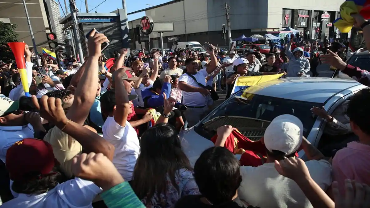 Venezolanos celebrando