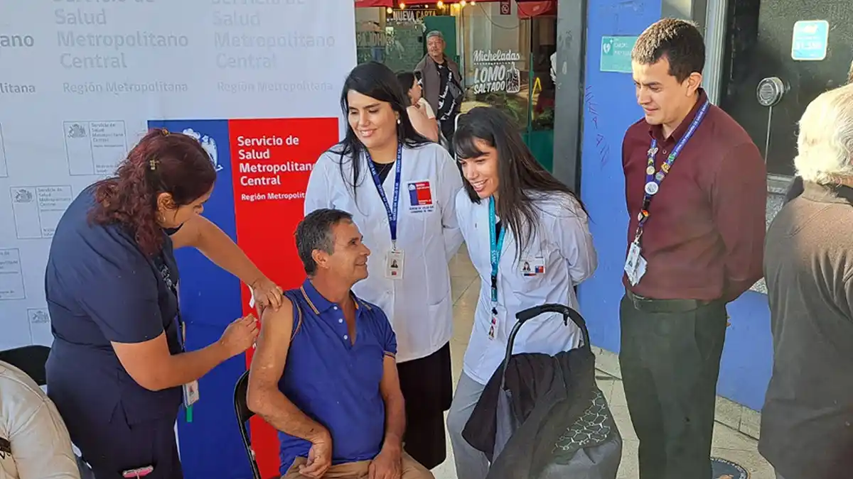 Vacunación en un centro de salud.