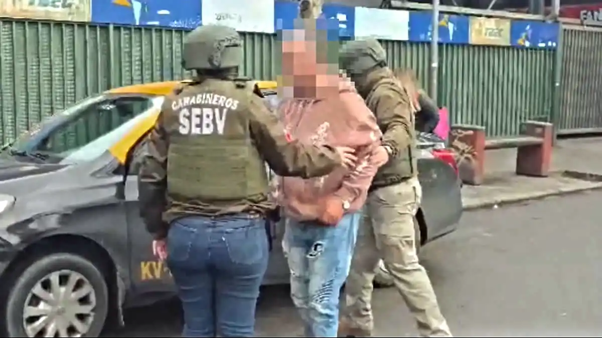 Tras un año prófugo la policía detuvo a un hombre que abusó sexualmente de su hija en Estación Central 1 violador
