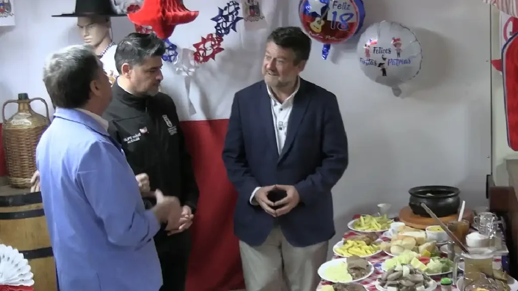 Gobernador Orrego y alcalde de Estación Central lanzan nueva ruta gastronómica en la comuna 2 el hollejo 2