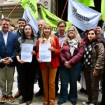 Santiago presenta su primer Plan Metropolitano con 120 iniciativas de inversión 3 Diputados, gobernador Orrego y alcaldes presentan requerimiento ante el TC por modificación de la OG...